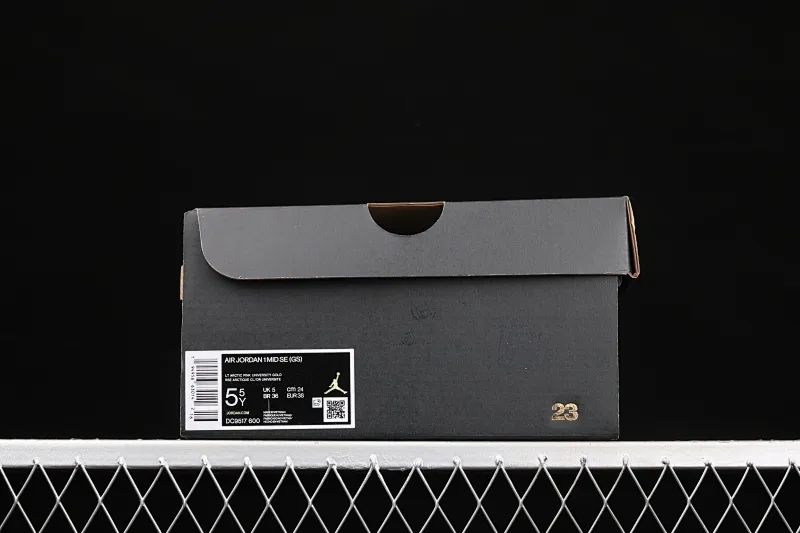 All categories Air Jordan Jordan series basketball shoes Air Jordan 1 Mid G version pure original Air Jordan 1 Mid AJ1 Joe 1 girl powder China basketball shoes DC9517-600